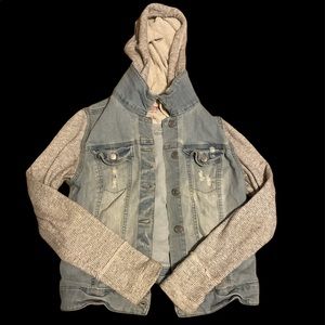 Women’s hooded jean jacket